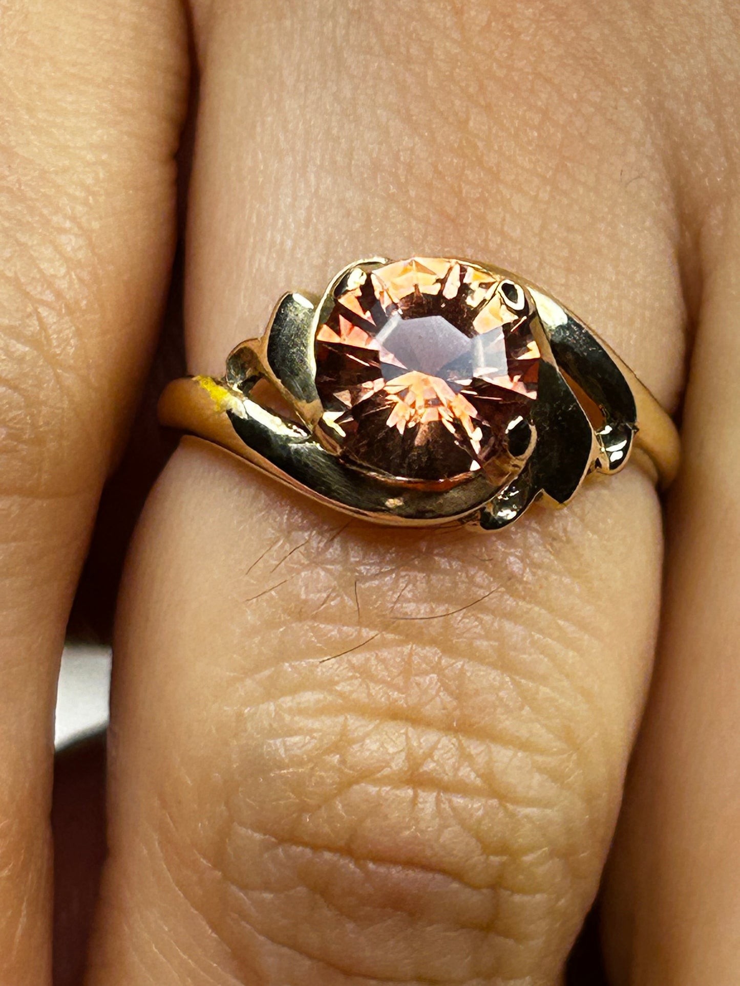 OREGON SUNSTONE RING 1.35 carat 7mm Round - Champagne, Schiller