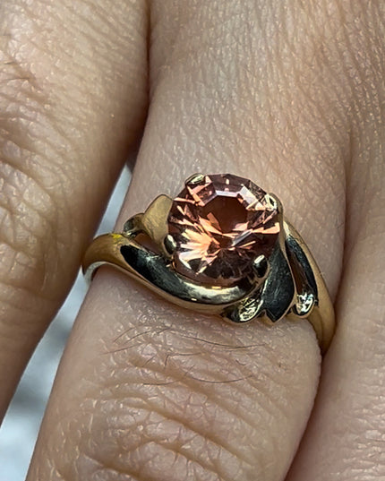 OREGON SUNSTONE RING 1.35 carat 7mm Round - Champagne, Schiller