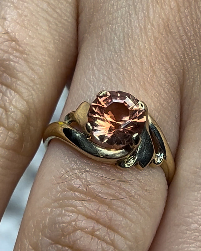 OREGON SUNSTONE RING 1.35 carat 7mm Round - Champagne, Schiller