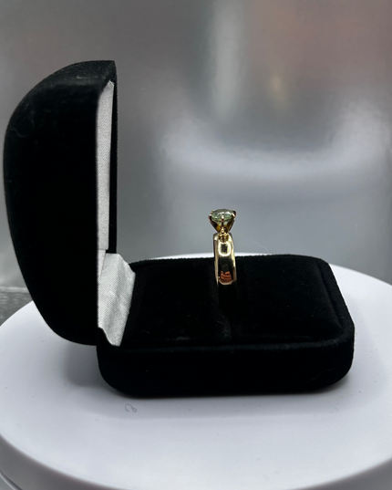 1.0 carat unheated Montana Sapphire yellow/green color change 14k gold solitaire setting