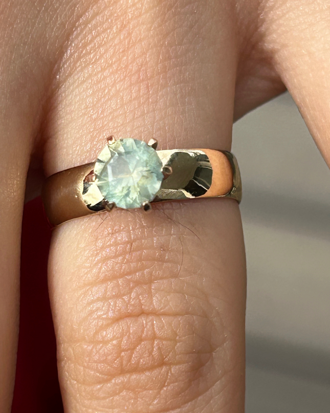 1.0 carat unheated Montana Sapphire yellow/green color change 14k gold solitaire setting