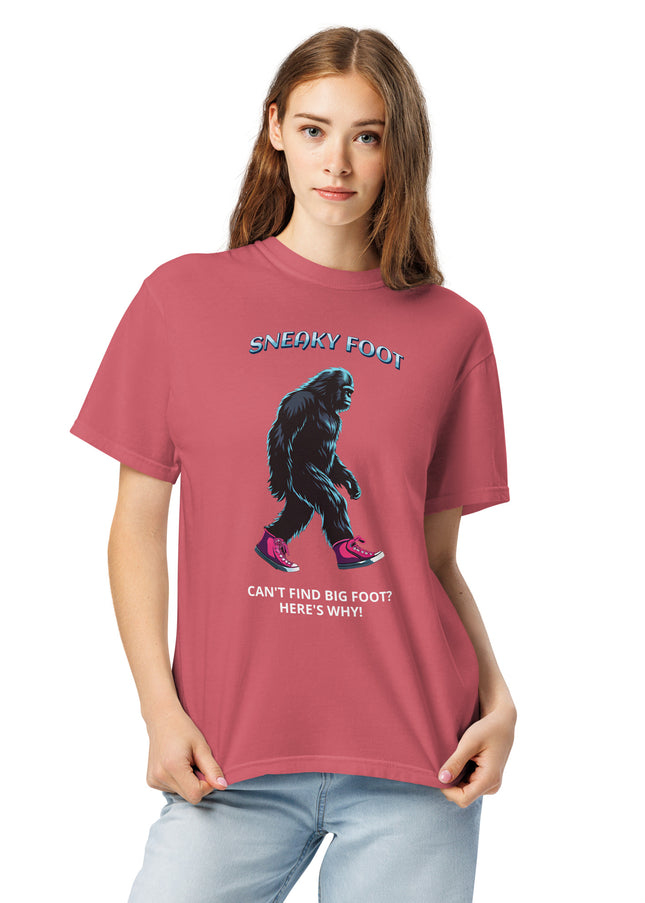SNEAKY FOOT - CAN'T FIND BIG FOOT? HERE'S WHY! - COMFORT COLORS - T SHIRT