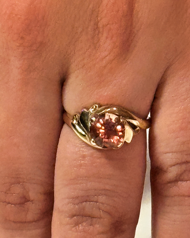 OREGON SUNSTONE RING 1.35 carat 7mm Round - Champagne, Schiller