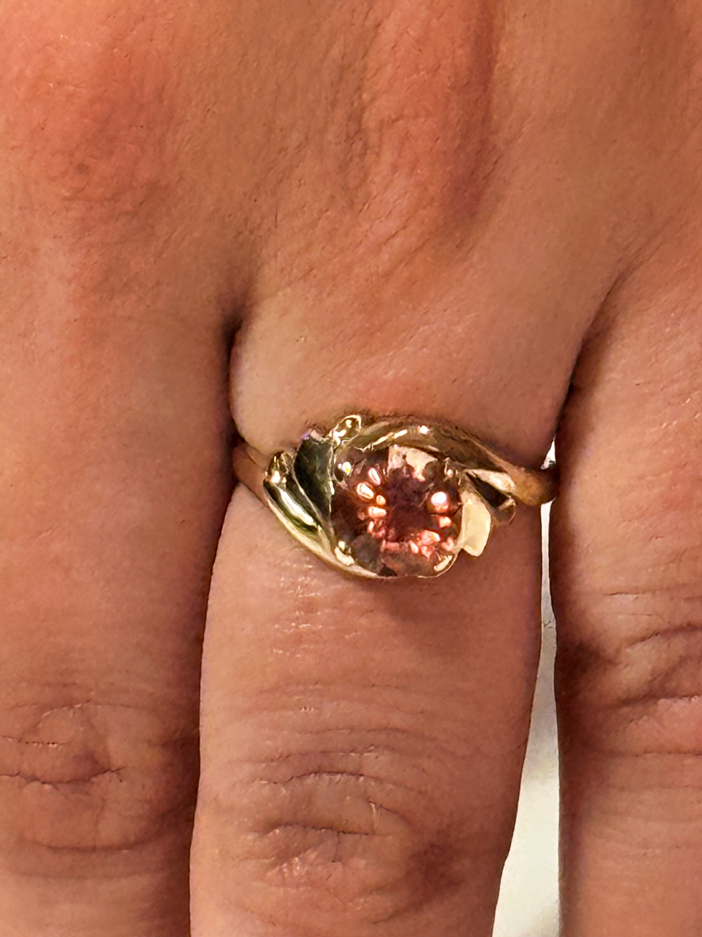 OREGON SUNSTONE RING 1.35 carat 7mm Round - Champagne, Schiller
