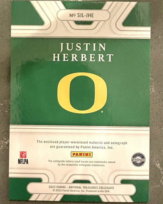 2022 Panini National Treasures Justin Herbert Patch Auto 14/75 Oregon